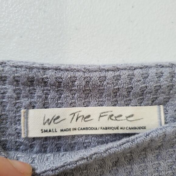 We The Free Shirt Womens Small Gray Waffle Knit Thermal Long Sleeve Split Hem - Picture 3 of 9